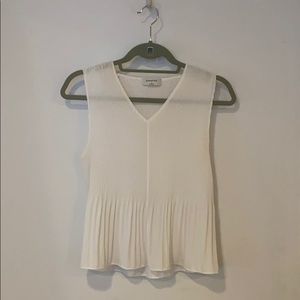 Babaton Tank (from Aritzia)
